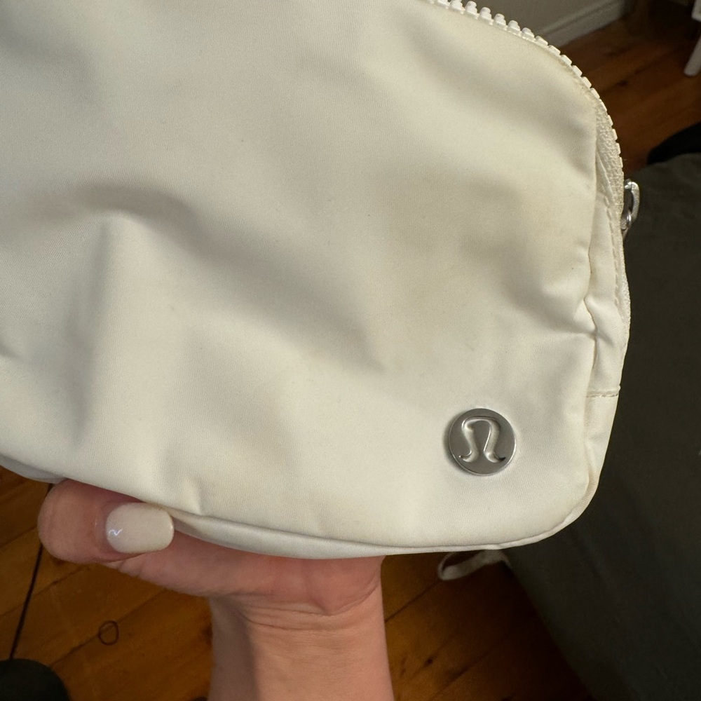 lululemon athletica Cream Crossbody Bag - Picture 2 of 4